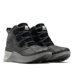 Sorel Out and About III Duck Boot Charcoal and Black womens 6.5